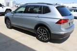 Certified 2021 Volkswagen Tiguan SE w/ Panoramic Sunroof Package image 4