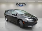 Used 2022 Chrysler Voyager LX image 4