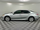 Used 2020 Toyota Camry XLE image 2