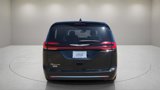 Used 2023 Chrysler Pacifica Touring-L image 5