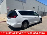 Used 2024 Chrysler Pacifica Touring-L image 5