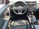 Used 2018 Nissan Rogue SV image 2