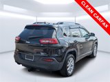 Used 2016 Jeep Cherokee Sport image 3
