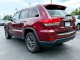 Used 2017 Jeep Grand Cherokee Limited image 2