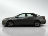 Used 2015 Toyota Camry SE image 2