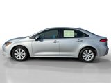 Used 2022 Toyota Corolla LE image 2