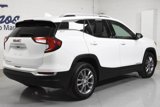 Used 2023 GMC Terrain SLT image 2