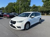 Used 2023 Chrysler Pacifica Touring-L image 4