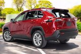Used 2019 Toyota RAV4 XLE Premium image 5