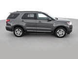 Used 2018 Ford Explorer XLT image 4