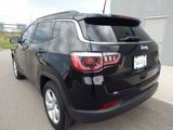 Used 2018 Jeep Compass Latitude image 2