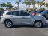 Used 2016 Jeep Cherokee Overland image 3