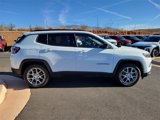 Used 2022 Jeep Compass Latitude image 3