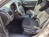 Used 2019 Jeep Cherokee Latitude w/ Popular Appearance Group image 4