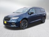 New 2025 Chrysler Pacifica Limited image 3