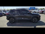 Used 2023 Chevrolet TrailBlazer LT image 2