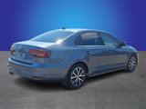 Used 2017 Volkswagen Jetta SE image 4