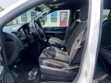 Used 2018 Dodge Grand Caravan SE image 3