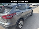 Used 2020 Nissan Rogue Sport SV image 2