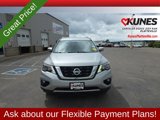 Used 2017 Nissan Pathfinder SV image 3