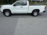 Used 2023 Nissan Frontier S image 6