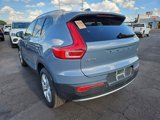 Used 2022 Volvo XC40 T4 Momentum image 5