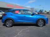 Used 2021 Nissan Kicks SV image 3