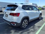 Certified 2023 Volkswagen Taos SE image 3