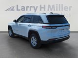 Used 2023 Jeep Grand Cherokee Laredo image 3