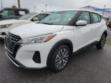Used 2021 Nissan Kicks SV image 3