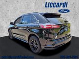 Used 2022 Ford Edge SE w/ Black Appearance Package image 4