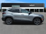 Used 2023 Kia Seltos S image 3