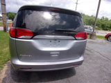 Used 2017 Chrysler Pacifica Touring image 6
