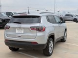 New 2025 Jeep Compass Latitude image 3