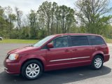 Used 2015 Chrysler Town & Country Touring image 2