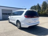 Used 2021 Chrysler Pacifica Touring image 5