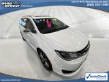 Used 2017 Chrysler Pacifica Limited image 2