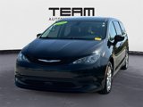 Used 2022 Chrysler Voyager LX image 3