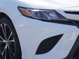 Used 2020 Toyota Camry SE image 3