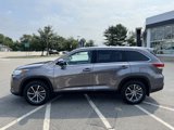 Used 2019 Toyota Highlander XLE image 2