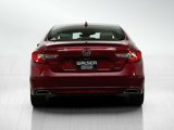 Used 2018 Honda Accord Touring image 4