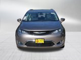 Used 2017 Chrysler Pacifica Touring-L Plus image 2