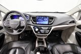Used 2022 Chrysler Pacifica Touring-L image 3