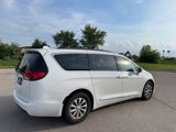 Used 2017 Chrysler Pacifica Touring-L image 2