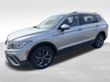 Used 2022 Volkswagen Tiguan SE image 1