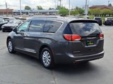 Used 2018 Chrysler Pacifica Touring-L image 3