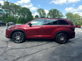 Used 2017 Toyota Highlander SE image 6