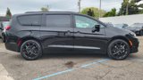 Used 2024 Chrysler Pacifica Limited w/ Uconnect Theater Family Group image 6