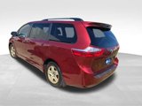 Used 2017 Toyota Sienna XLE image 2
