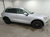 Used 2013 Volkswagen Touareg Sport image 2